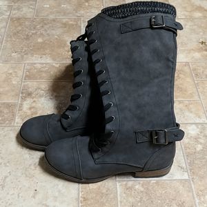 Beautiful Tall Zip up boots
